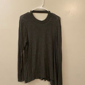 Long sleeved shirt with adorable neckline